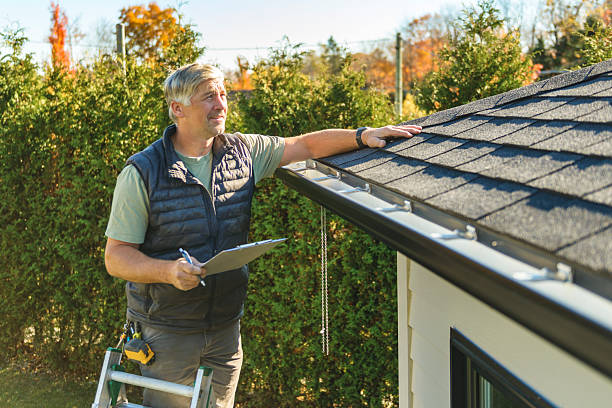 Professional Roofing technician working in Lincoln Park, NY